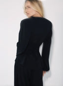 Czarny longsleeve Suri z gorsetowym wiązaniem modelującym talię na plecach