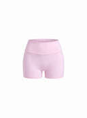 Jasnoróżowe szorty sportowe Second Skin Rose Touch z szerokim pasem na białym tle